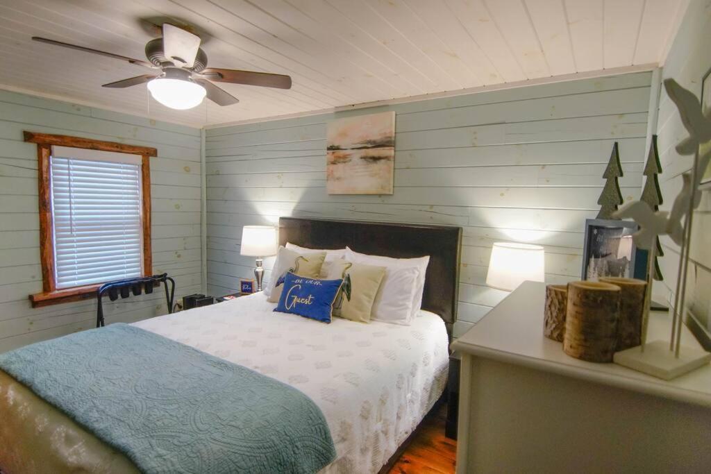 Charming Lakeview Cabin Near Geneva-On-The-Lake! แอชตาบูลา ภายนอก รูปภาพ