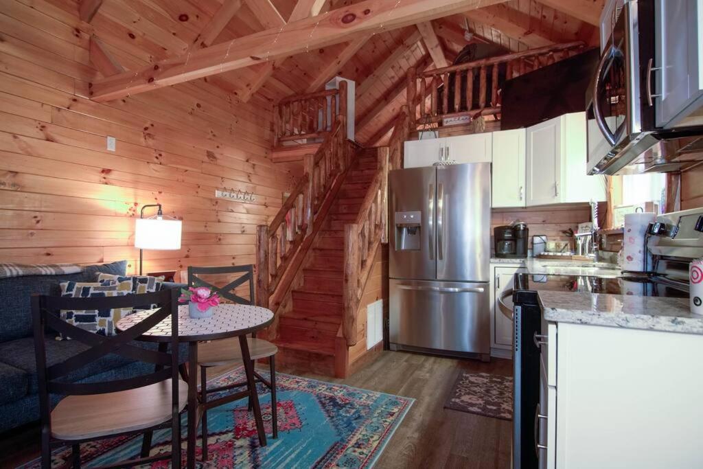 Charming Lakeview Cabin Near Geneva-On-The-Lake! แอชตาบูลา ภายนอก รูปภาพ
