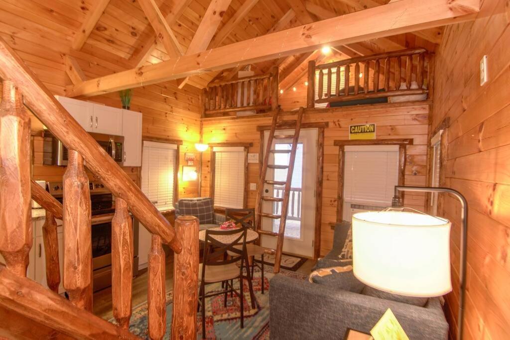 Charming Lakeview Cabin Near Geneva-On-The-Lake! แอชตาบูลา ภายนอก รูปภาพ