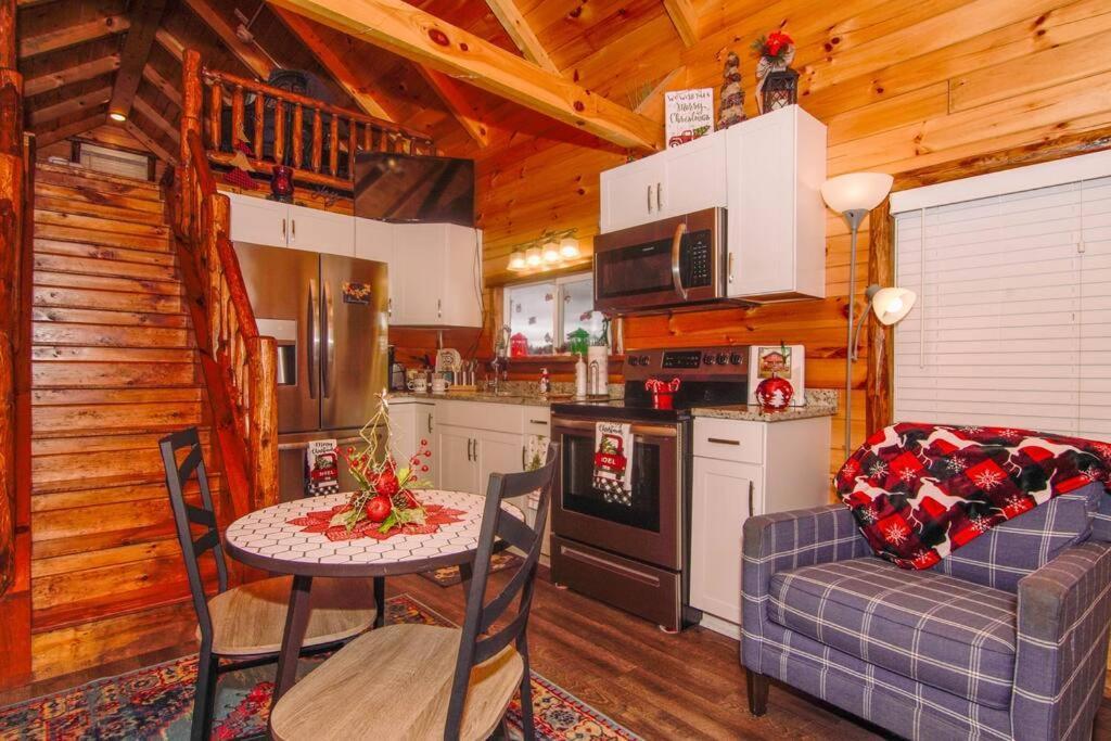 Charming Lakeview Cabin Near Geneva-On-The-Lake! แอชตาบูลา ภายนอก รูปภาพ
