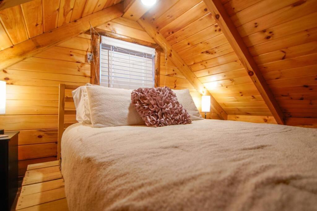 Charming Lakeview Cabin Near Geneva-On-The-Lake! แอชตาบูลา ภายนอก รูปภาพ