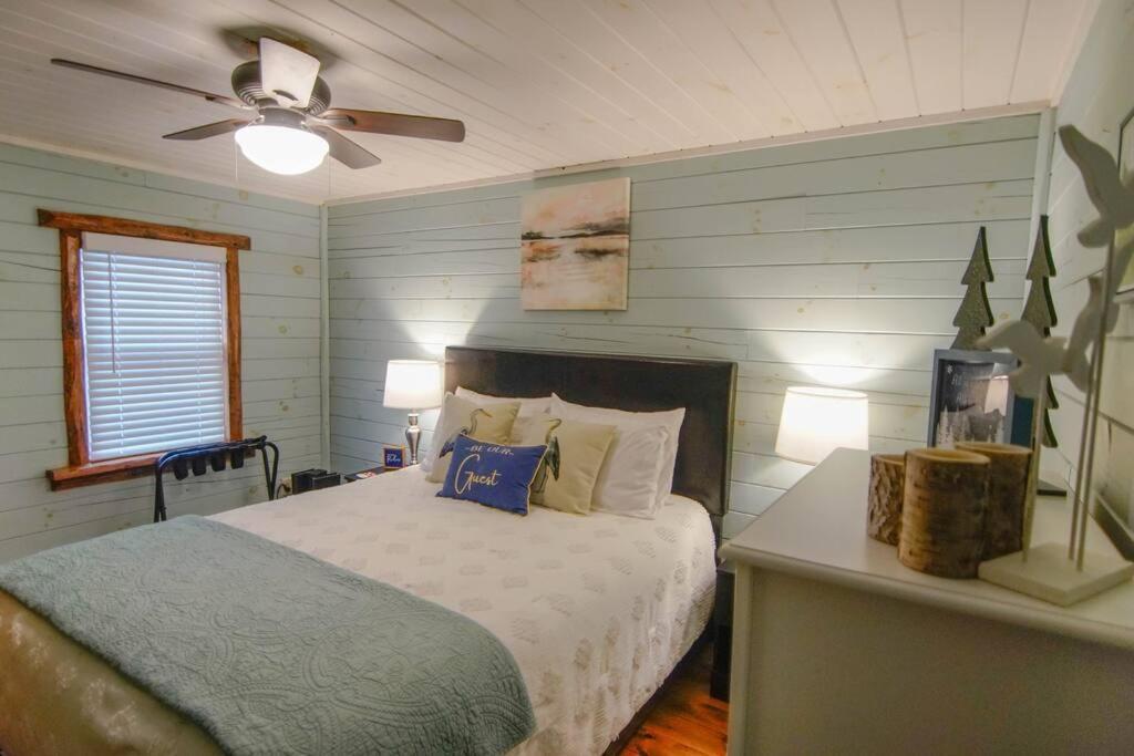 Charming Lakeview Cabin Near Geneva-On-The-Lake! แอชตาบูลา ภายนอก รูปภาพ